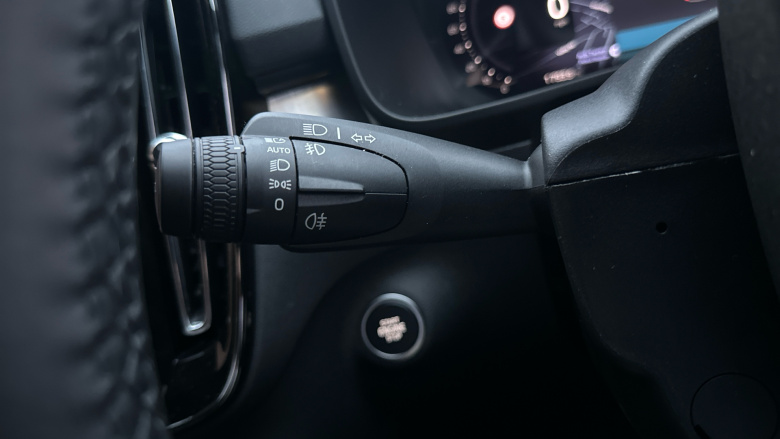 Volvo XC40 2.0 B3P Plus Black Edition 5dr Auto Petrol Estate